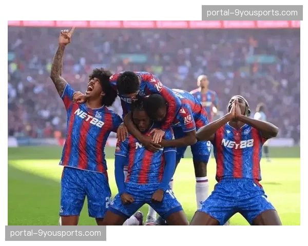 埃弗顿对阵诺丁汉森林，主队凭借高强度压迫掌控比赛节奏