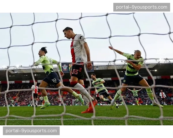 实时快讯：比赛第60分钟，尼斯通过连续左右调度，最终由左路完成高质量传中破门