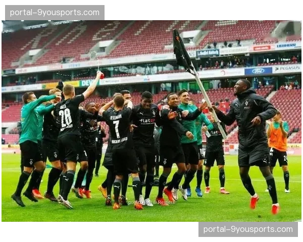 战术图解：国际米兰的三中卫体系如何锁死巴黎边路